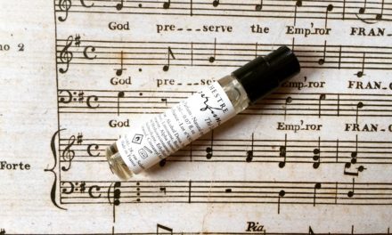 Perfume Review of The Darbouka L’Orchestre Parfum