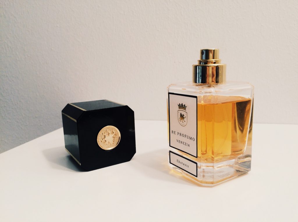 how to wear perfume