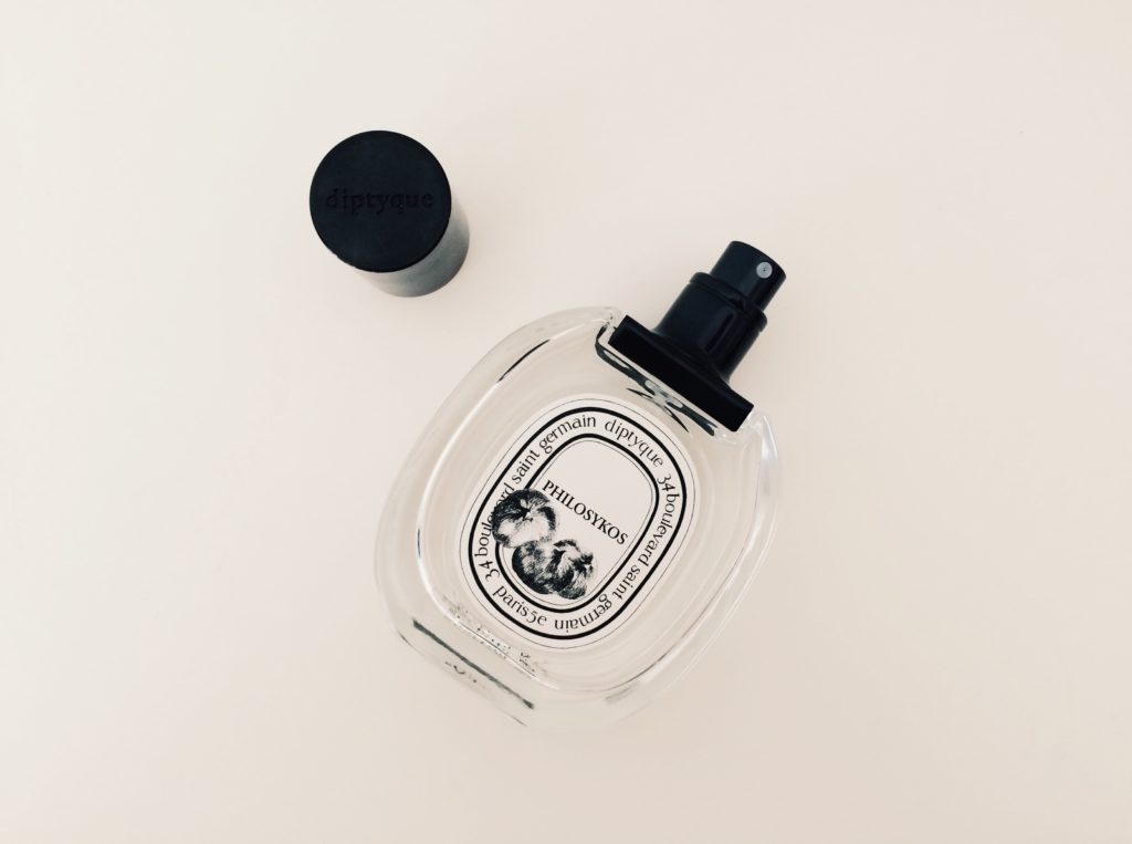 how to wear perfume
