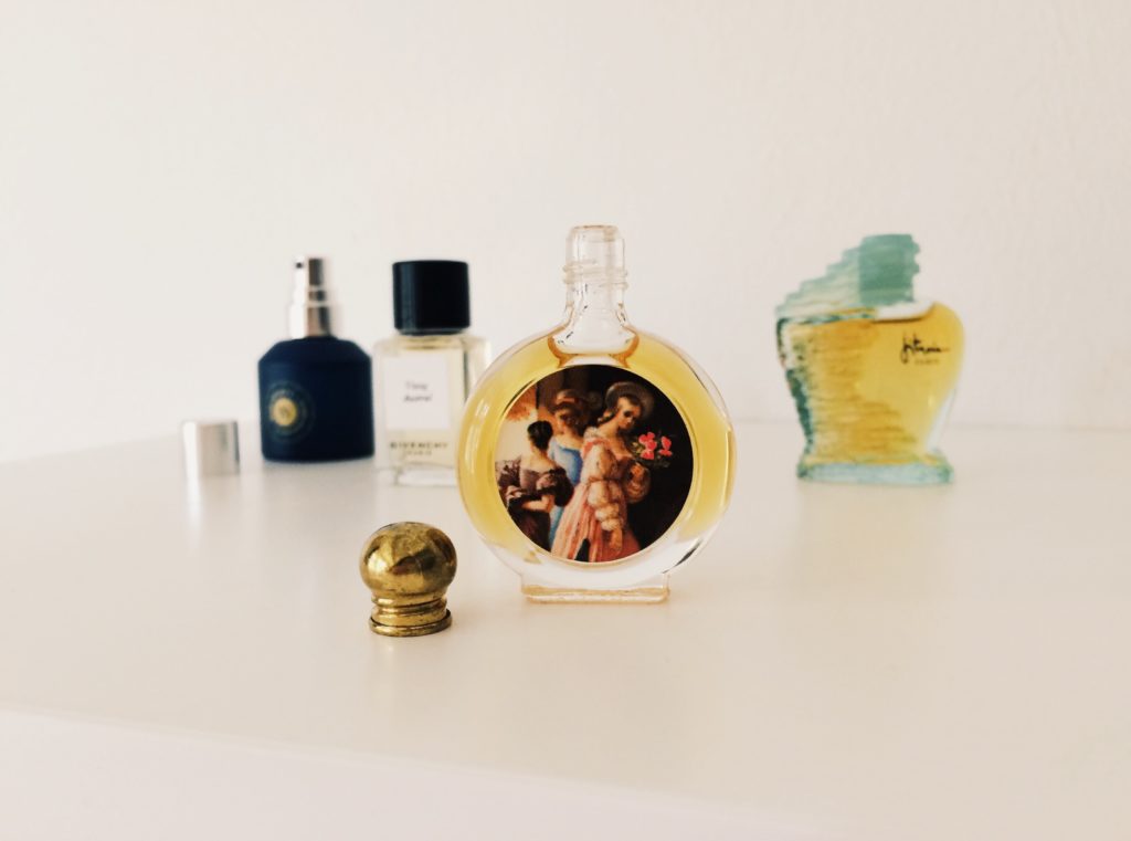 how to wear perfume