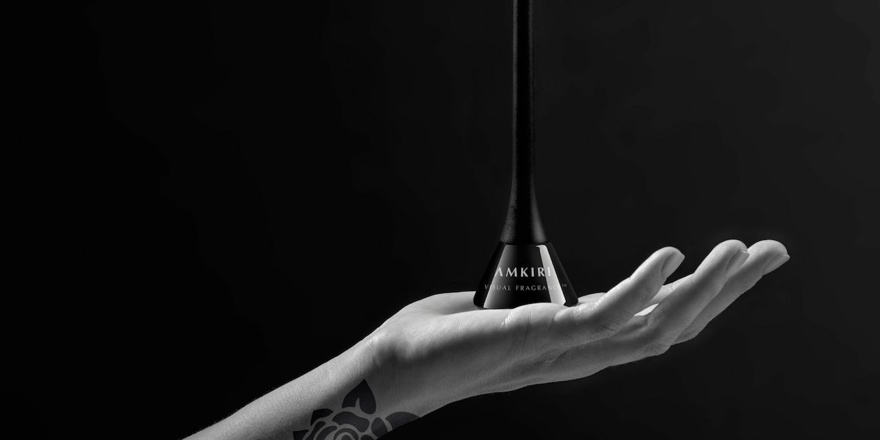 Review of AMKIRI Visual Fragrance by Shoval Shavit Shapiro